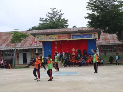 LOMBA FUTSAL SISWA ANTAR KELAS