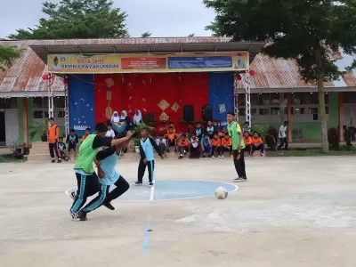 LOMBA FUTSAL SISWA ANTAR KELAS